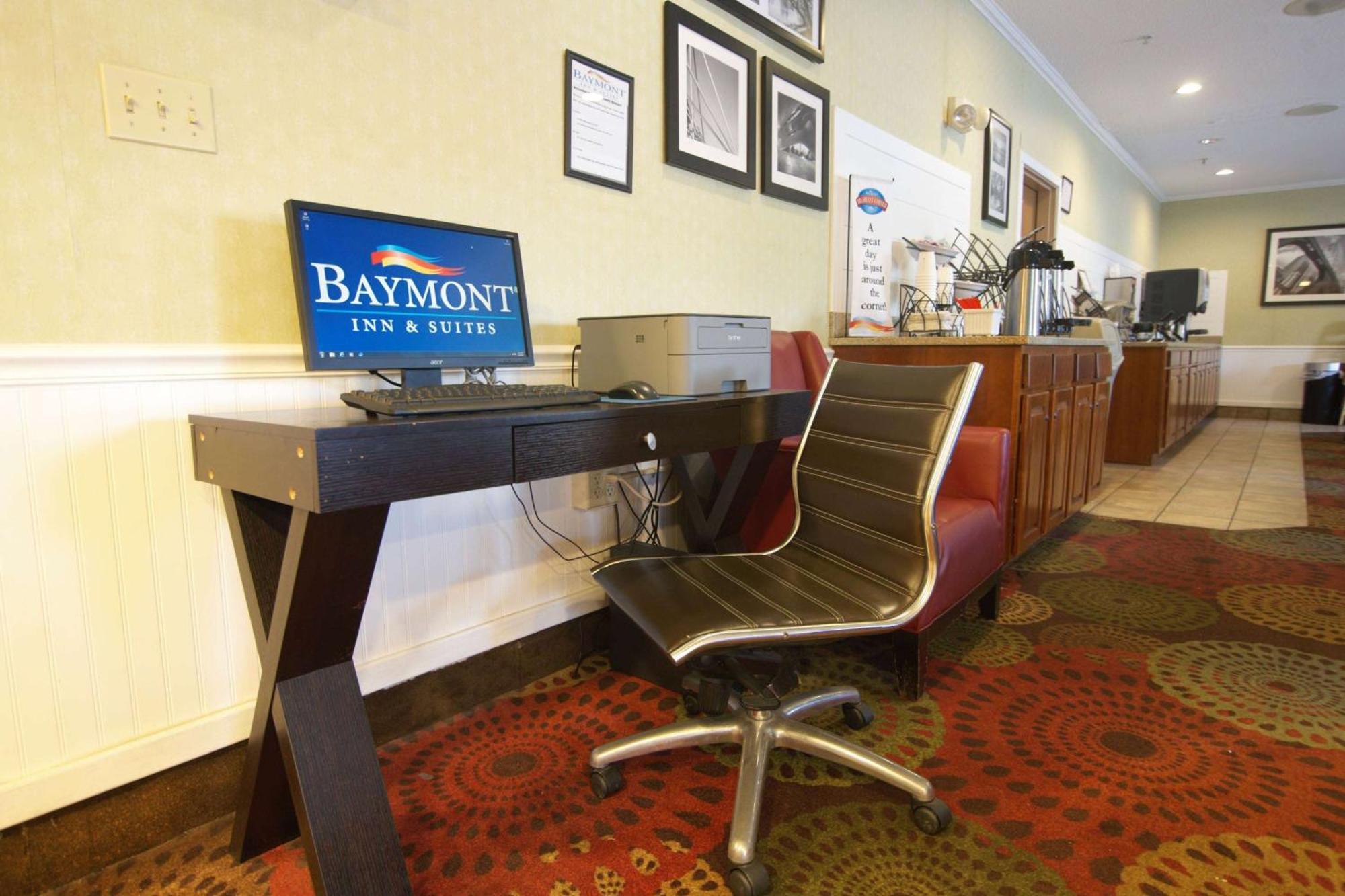 Baymont By Wyndham Portage Hotell Exteriör bild